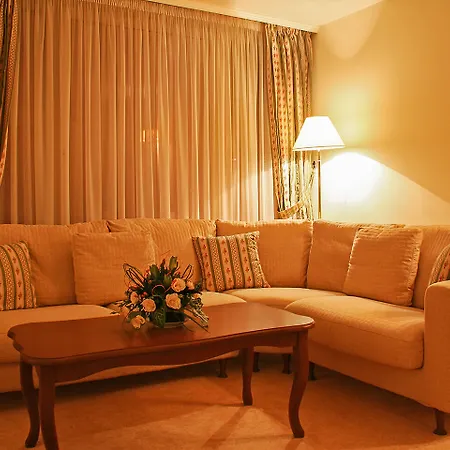 Park Sankt Peterburg Szálloda 4*